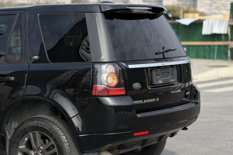 Used Land Rover Freelander 2 2014 2.2T SD4 SE Diesel Edition Exterior 9