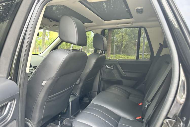 Used Land Rover Freelander 2 2014 2.2T SD4 SE Diesel Edition Interior 1