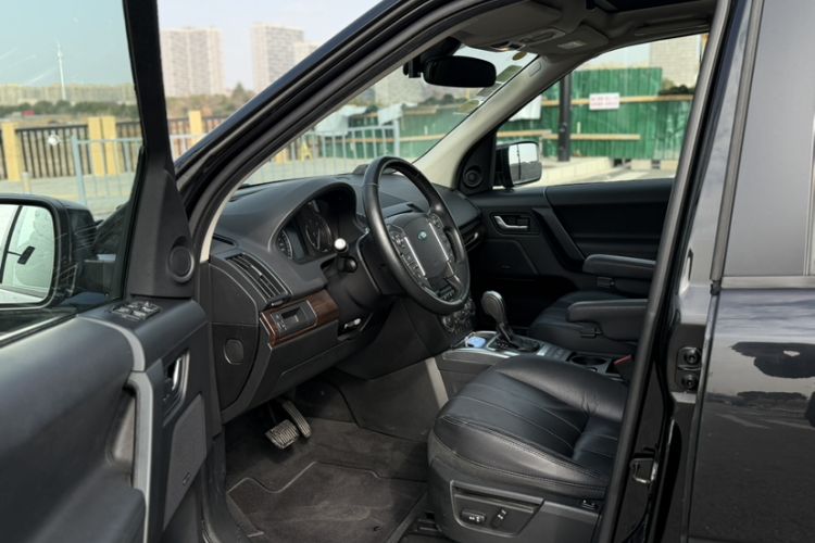Used Land Rover Freelander 2 2014 2.2T SD4 SE Diesel Edition Interior 4