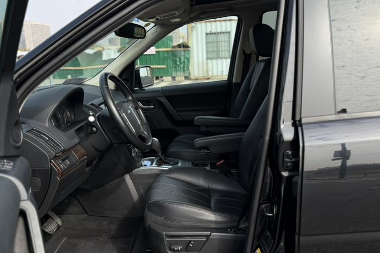 Used Land Rover Freelander 2 2014 2.2T SD4 SE Diesel Edition Interior 9