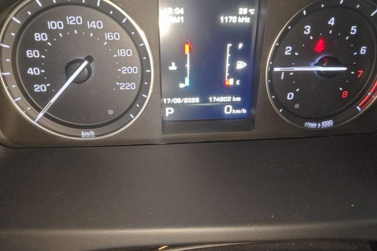 Used Land Rover Freelander 2 2014 2.0T Si4 SE Gasoline Version Odometer Close Up
