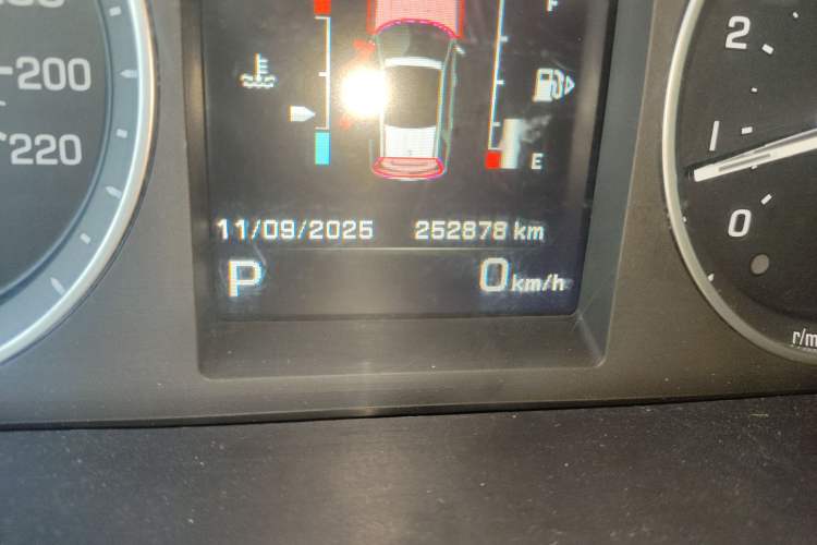 Used Land Rover Freelander 2 2014 2.0T Si4 SE Gasoline Version Odometer Close Up