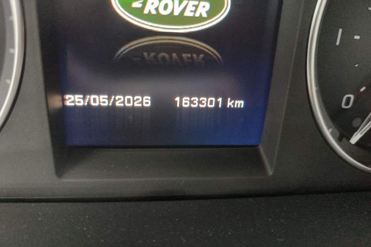 Used Land Rover Freelander 2 2014 2.2T SD4 SE Diesel Edition Odometer Close Up