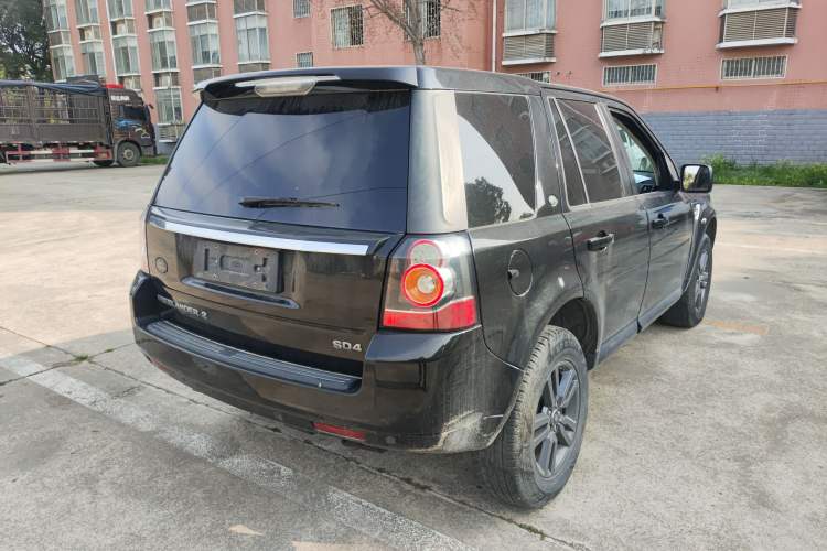 Used Land Rover Freelander 2 2014 2.2T SD4 SE Diesel Edition Rear Right 45 Deg