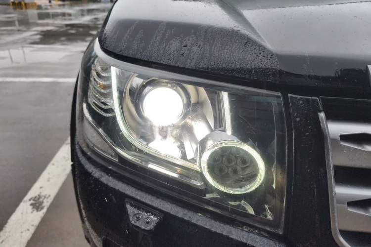 Used Land Rover Freelander 2 2014 2.2T SD4 SE Diesel Edition Right Front Headlight