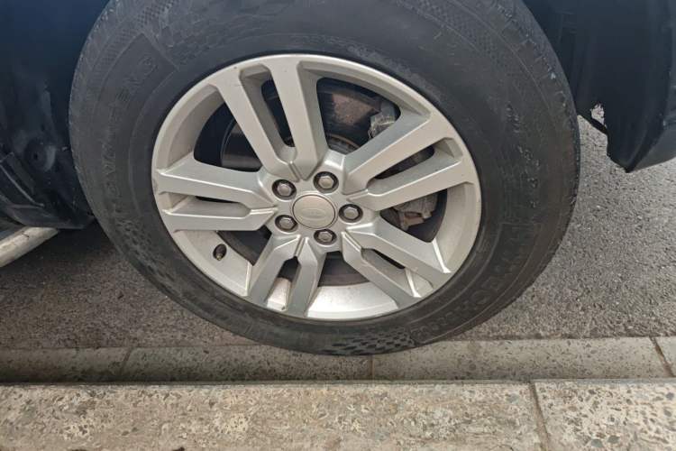 Used Land Rover Freelander 2 2014 2.0T Si4 SE Gasoline Version Right Front Wheel Hub