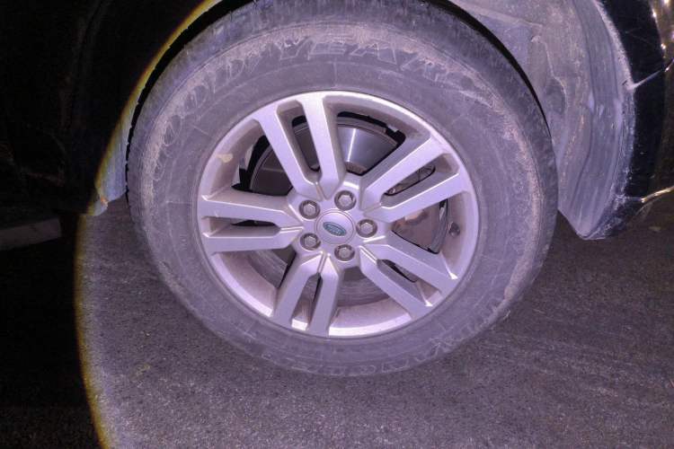 Used Land Rover Freelander 2 2014 2.0T Si4 SE Gasoline Version Right Front Wheel Hub