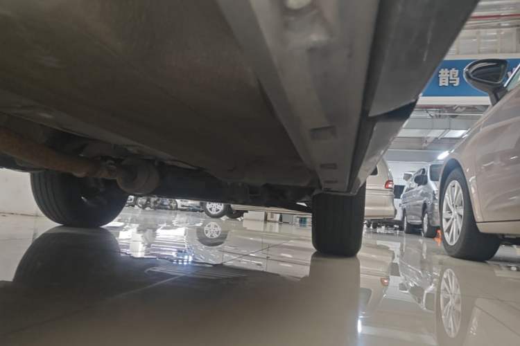 Used Land Rover Freelander 2 2014 2.0T Si4 HSE Gasoline Edition Right Side Sill