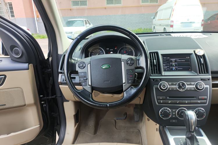Used Land Rover Freelander 2 2014 2.2T SD4 SE Diesel Edition Steering Wheel