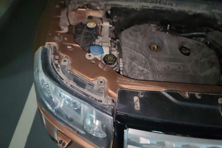 Used Land Rover Freelander 2 2014 2.0T Si4 SE Gasoline Version Engine Bay Right