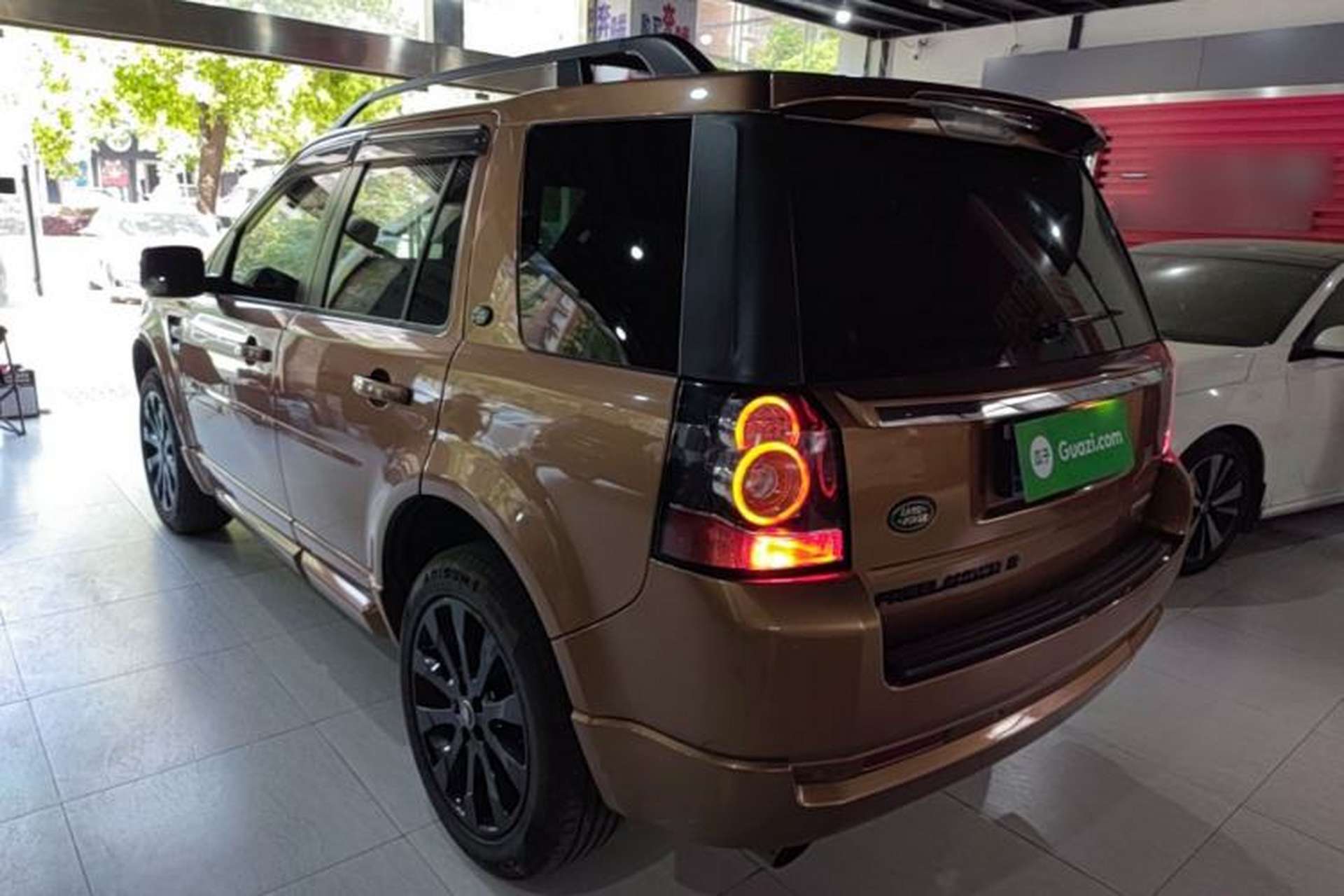 Used Land Rover Freelander 2 2014 2.0T Si4 HSE Gasoline Edition Rear Left 45 Deg