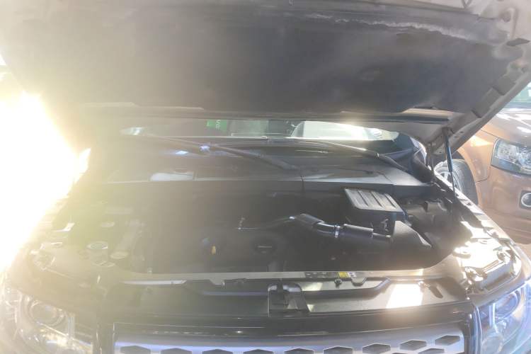 Used Land Rover Freelander 2 2014 2.0T Si4 SE Gasoline Version Engine Bay