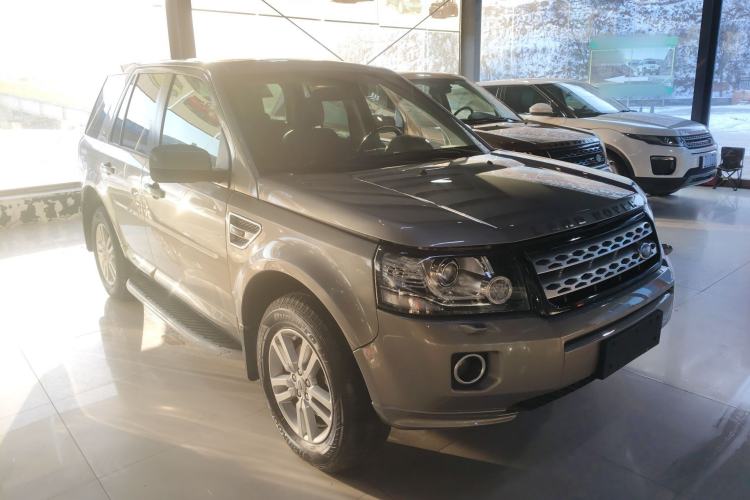 Used Land Rover Freelander 2 2014 2.0T Si4 SE Gasoline Version Front Right 45 Deg