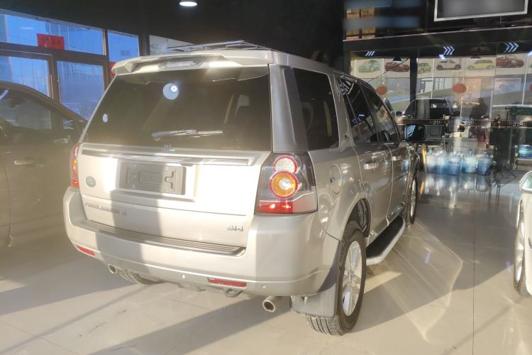Used Land Rover Freelander 2 2014 2.0T Si4 SE Gasoline Version Rear Right 45 Deg
