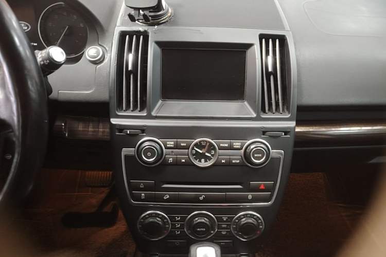 Used Land Rover Freelander 2 2014 2.0T Si4 SE Gasoline Version Audio And AC Panel