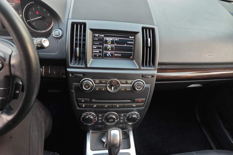 Used Land Rover Freelander 2  Audio And AC Panel
