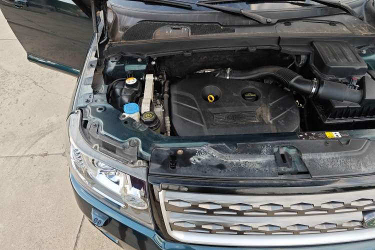Used Land Rover Freelander 2  Engine Bay Right