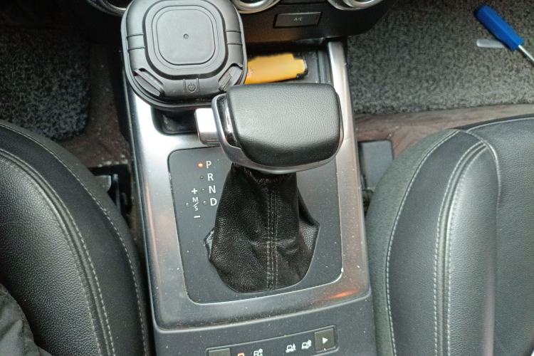 Used Land Rover Freelander 2 2014 2.2T SD4 SE Diesel Edition Gear Lever