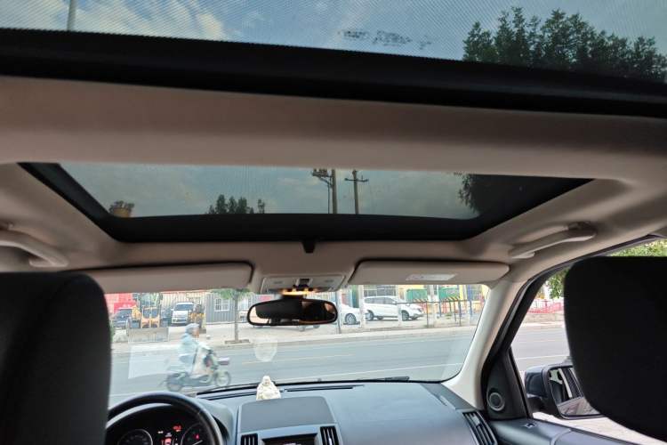 Used Land Rover Freelander 2  Headliner