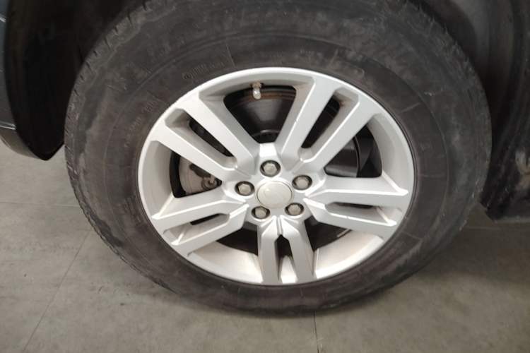 Used Land Rover Freelander 2 2014 2.0T Si4 SE Gasoline Version Left Front Wheel Hub