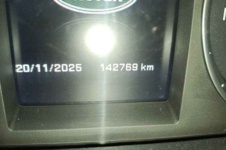 Used Land Rover Freelander 2 2014 2.2T SD4 SE Diesel Edition Odometer Close Up