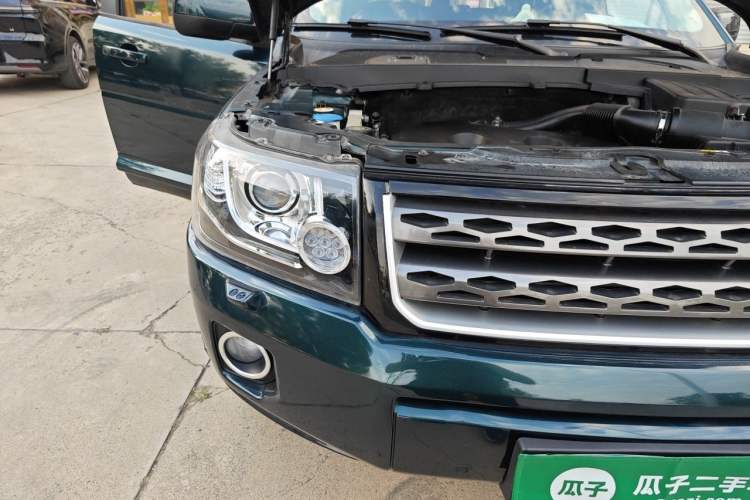 Used Land Rover Freelander 2  Right Front Headlight