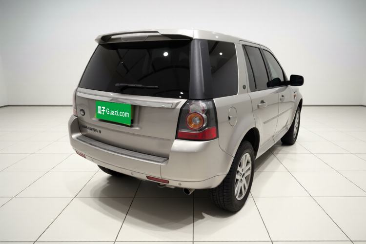 Used Land Rover Freelander 2 2014 2.0T Si4 SE Gasoline Version Rear Right 45 Deg