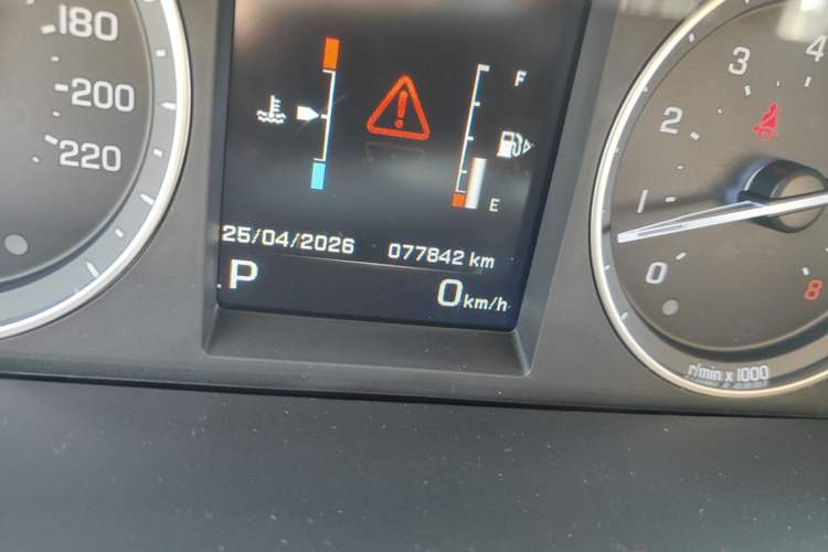 Used Land Rover Freelander 2 2014 2.0T Si4 HSE Gasoline Edition Odometer Close Up