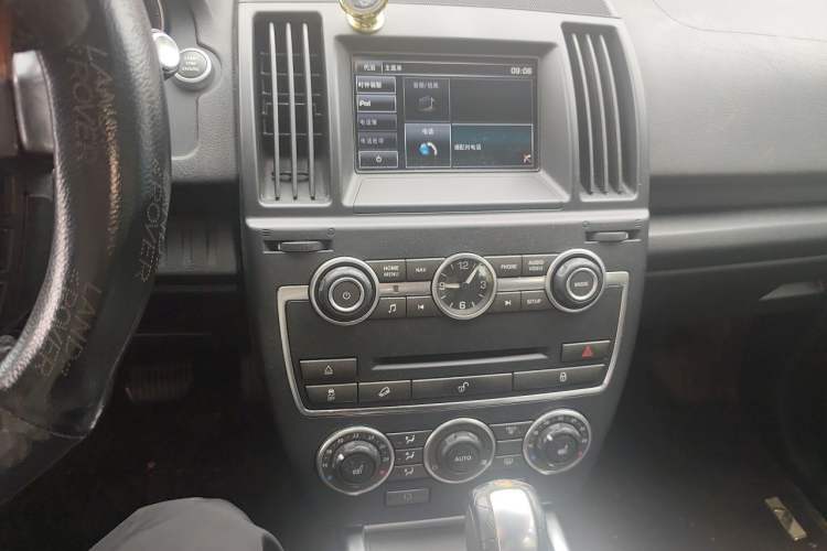 Used Land Rover Freelander 2 2014 2.0T Si4 S Gasoline Version Audio And AC Panel