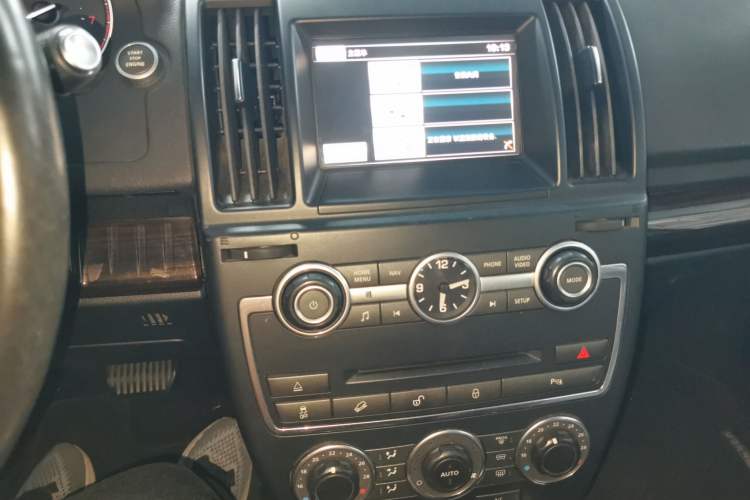 Used Land Rover Freelander 2 2014 2.0T Si4 SE Gasoline Version Audio And AC Panel