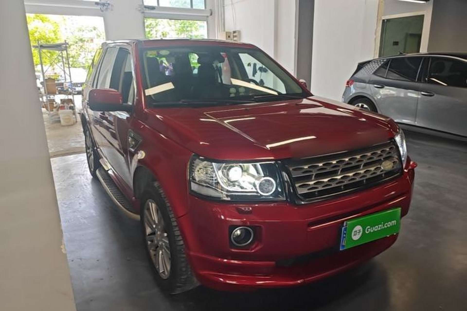 Used Land Rover Freelander 2 2014 2.0T Si4 HSE Gasoline Edition Front Right 45 Deg