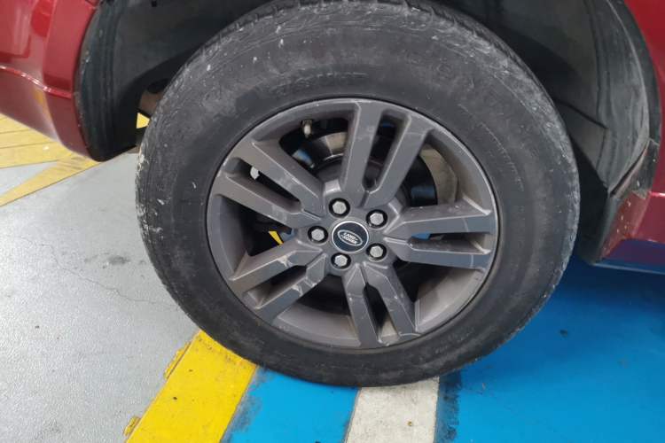 Used Land Rover Freelander 2 2014 2.0T Si4 SE Gasoline Version Right Rear Wheel Hub