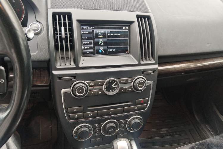 Used Land Rover Freelander 2 2014 2.2T SD4 SE Diesel Edition Audio And AC Panel