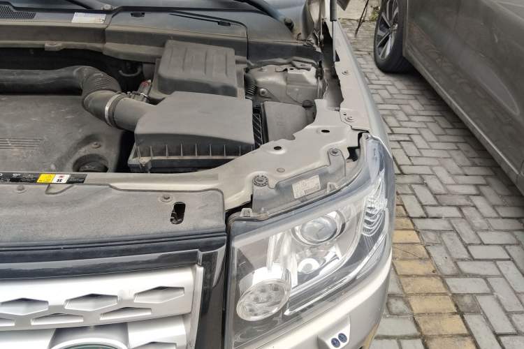 Used Land Rover Freelander 2 2014 2.2T SD4 SE Diesel Edition Engine Bay Left