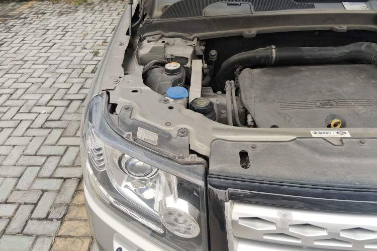Used Land Rover Freelander 2 2014 2.2T SD4 SE Diesel Edition Engine Bay Right