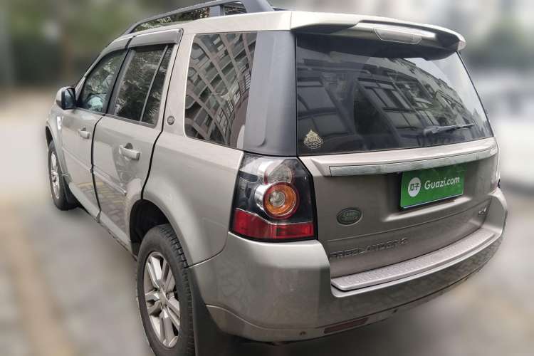 Used Land Rover Freelander 2 2014 2.2T SD4 SE Diesel Edition Rear Left 45 Deg