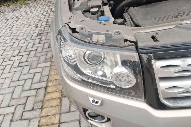 Used Land Rover Freelander 2 2014 2.2T SD4 SE Diesel Edition Right Front Headlight