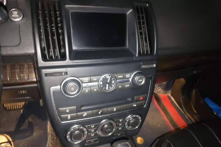 Used Land Rover Freelander 2 2014 2.2T SD4 SE Diesel Edition Audio And AC Panel