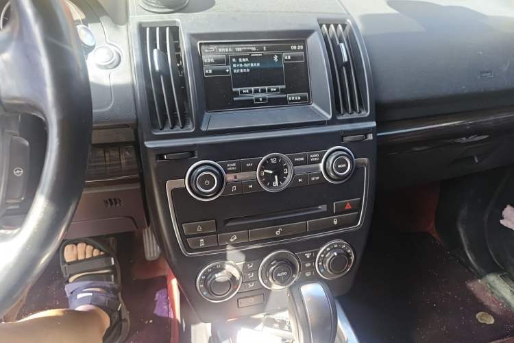 Used Land Rover Freelander 2 2014 2.0T Si4 SE Gasoline Version Audio And AC Panel