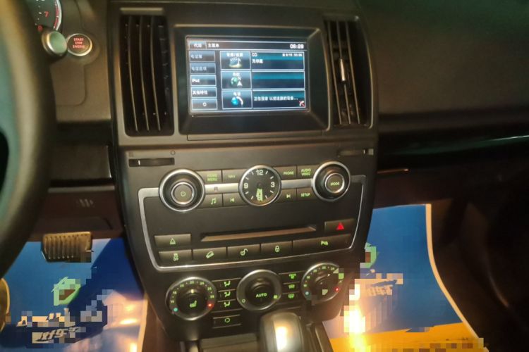 Used Land Rover Freelander 2 2014 2.0T Si4 HSE Gasoline Edition Audio And AC Panel