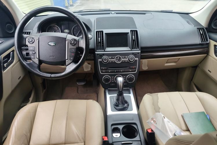 Used Land Rover Freelander 2 2014 2.0T Si4 SE Gasoline Version Center Console