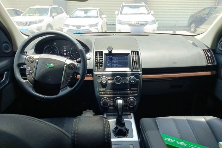 Used Land Rover Freelander 2 2014 2.0T Si4 SE Gasoline Version Center Console