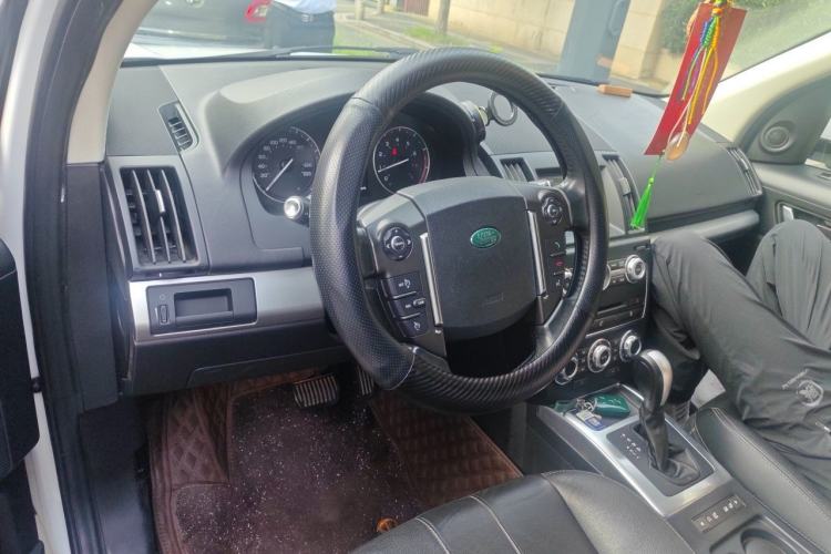 Used Land Rover Freelander 2 2014 2.0T Si4 SE Gasoline Version Center Console