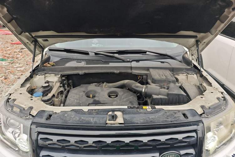 Used Land Rover Freelander 2 2014 2.0T Si4 HSE Gasoline Edition Engine Bay