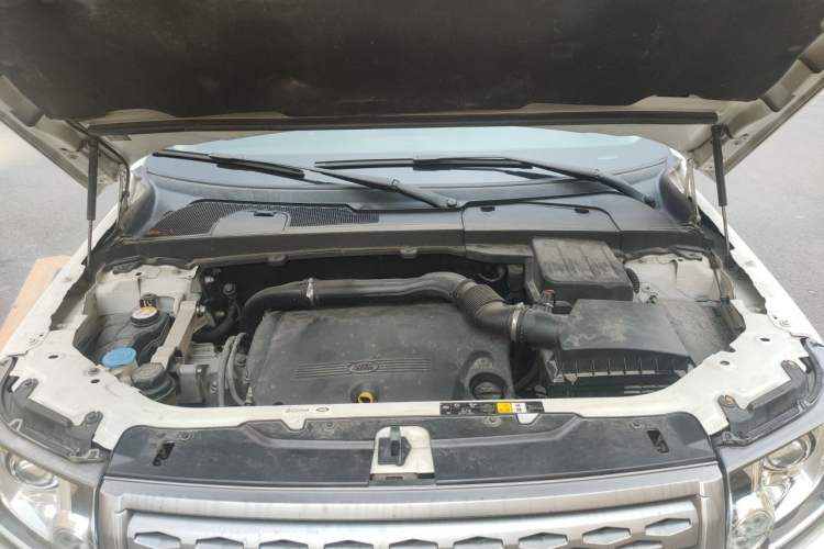 Used Land Rover Freelander 2 2014 2.2T SD4 S Diesel Version Engine Bay