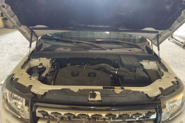 Used Land Rover Freelander 2 2014 2.0T Si4 SE Gasoline Version Engine Bay