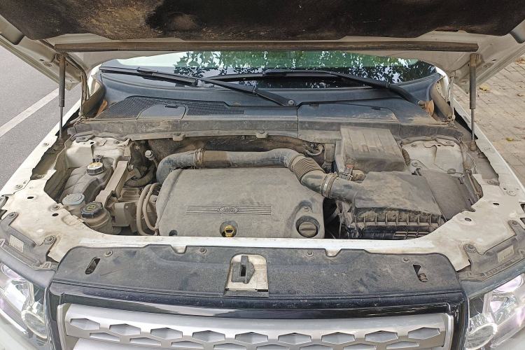 Used Land Rover Freelander 2 2014 2.2T SD4 SE Diesel Edition Engine Bay