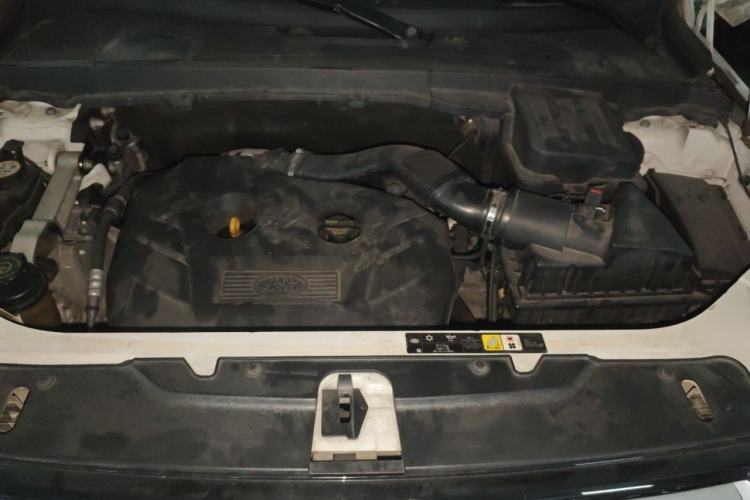 Used Land Rover Freelander 2 2014 2.0T Si4 HSE Gasoline Edition Engine Bay