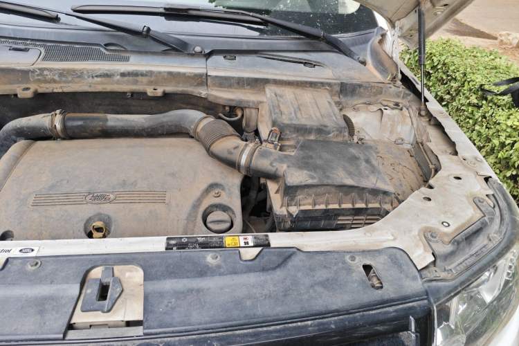 Used Land Rover Freelander 2 2014 2.2T SD4 SE Diesel Edition Engine Bay Left