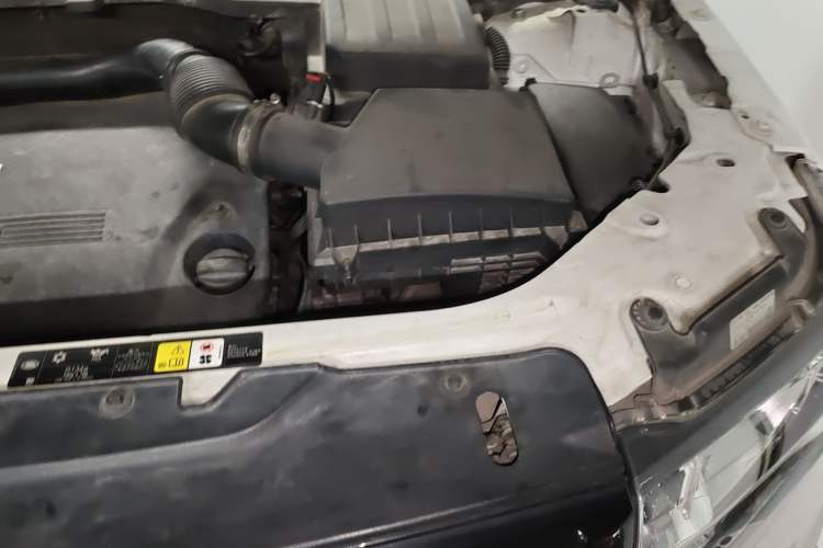 Used Land Rover Freelander 2 2014 2.2T SD4 SE Diesel Edition Engine Bay Left